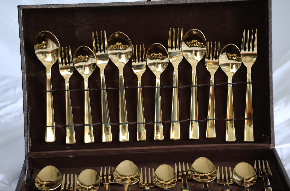 Impress Glossy Gold 24 Set Leatherette Box